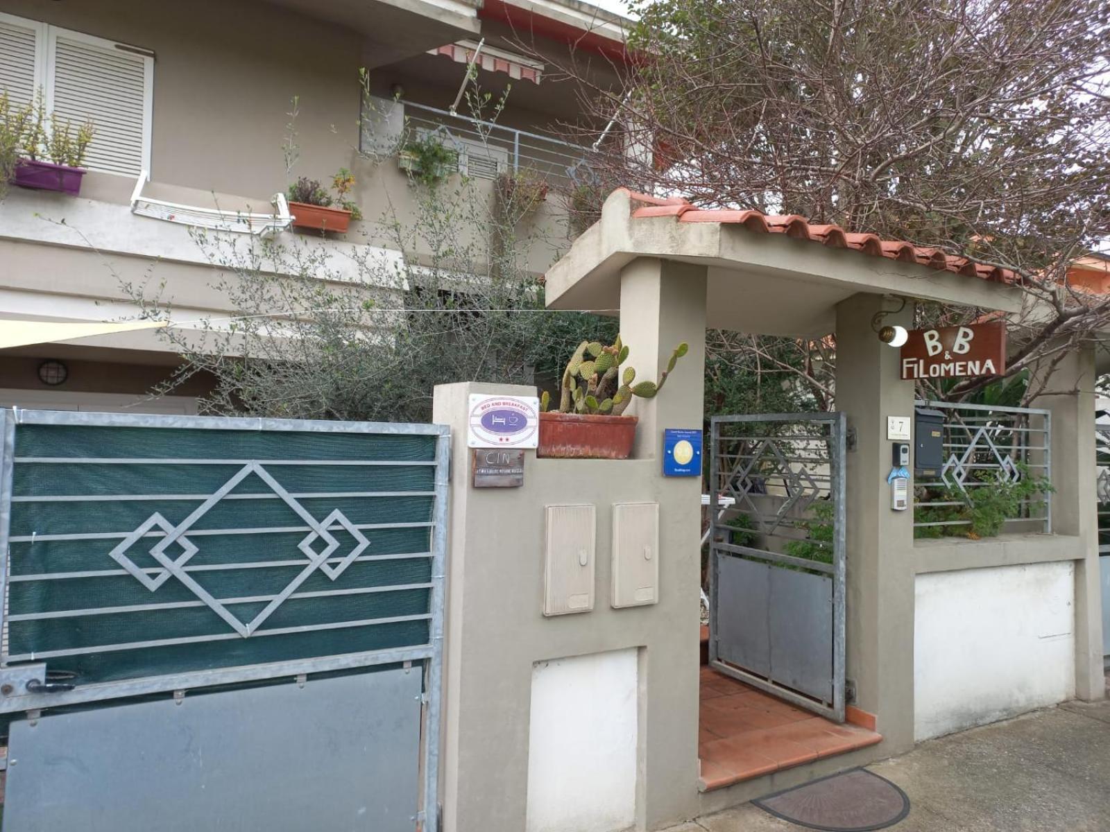 B&B Filomena Santa Giusta Exterior photo